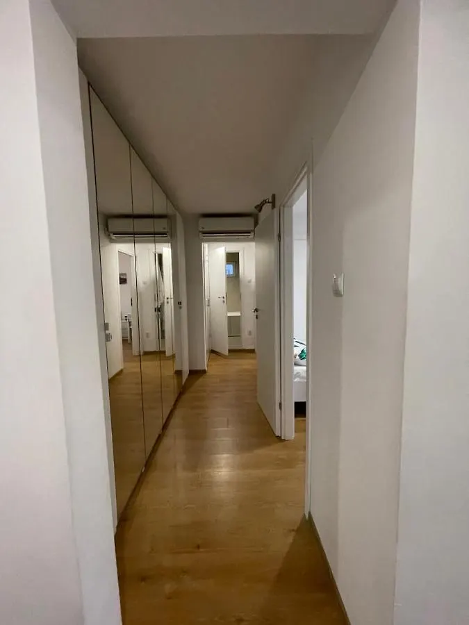 Zeus Apartament Close To Presidencial Palace Bucharest Apartment